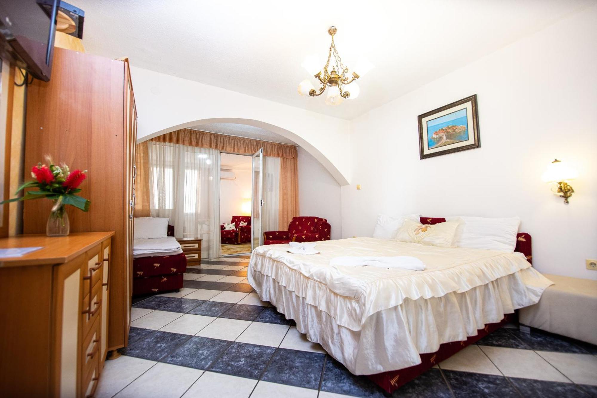 Saki Apartments Budva Bilik gambar