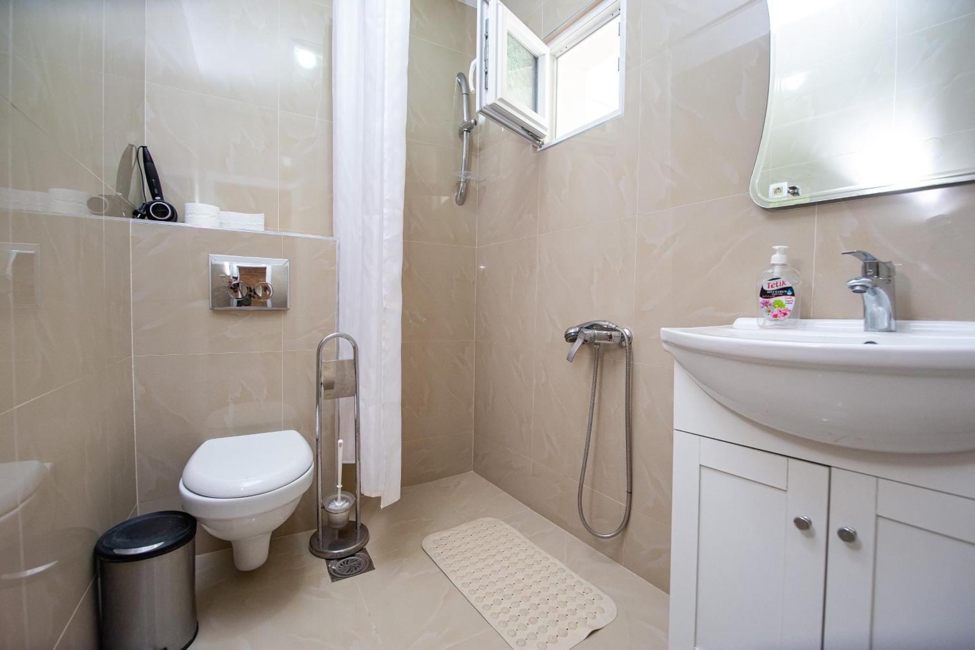 Saki Apartments Budva Bilik gambar